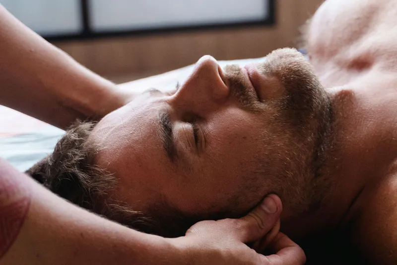 Massagem toques elementares - Naran Terapias - Goiânia